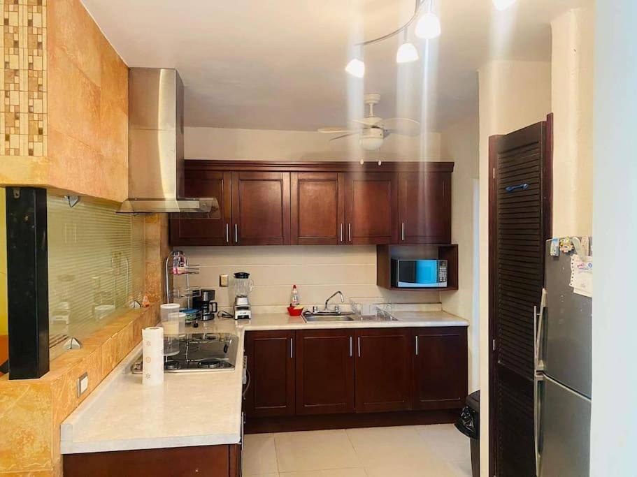 Lovely 3 Bedroom Condo With Pool 伊斯塔帕 外观 照片